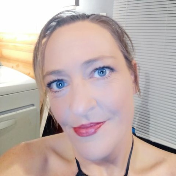 Meet your Posher, Kristol - Picture 1 of 1